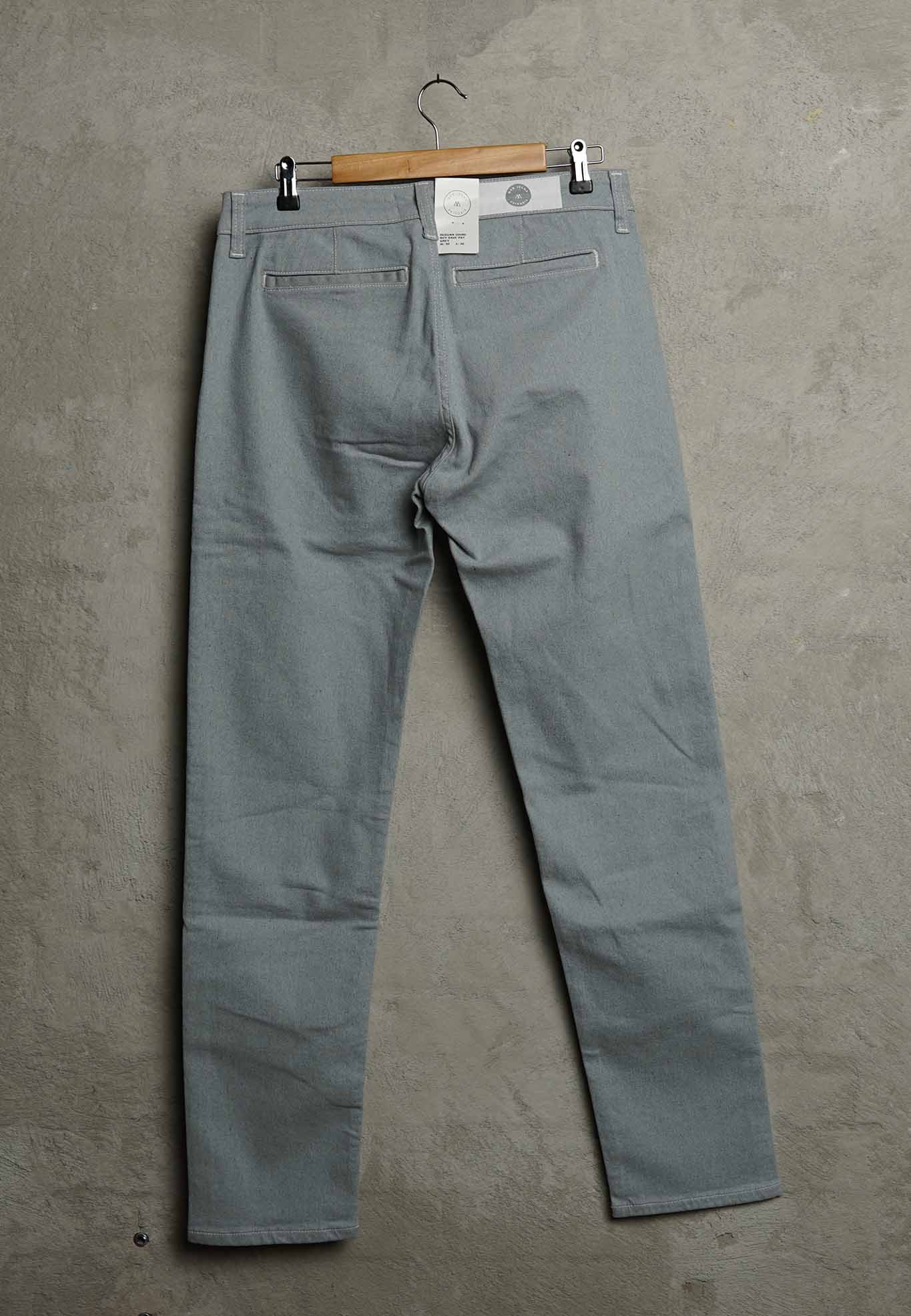 Men - MUD Jeans - Redunn Chino - Grey