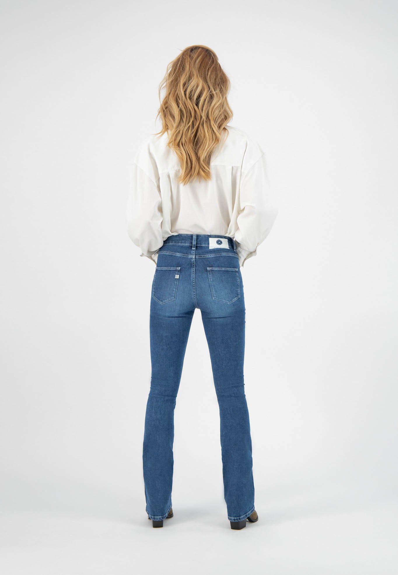 Women - MUD Jeans - Flared Hazen - Authentic Indigo